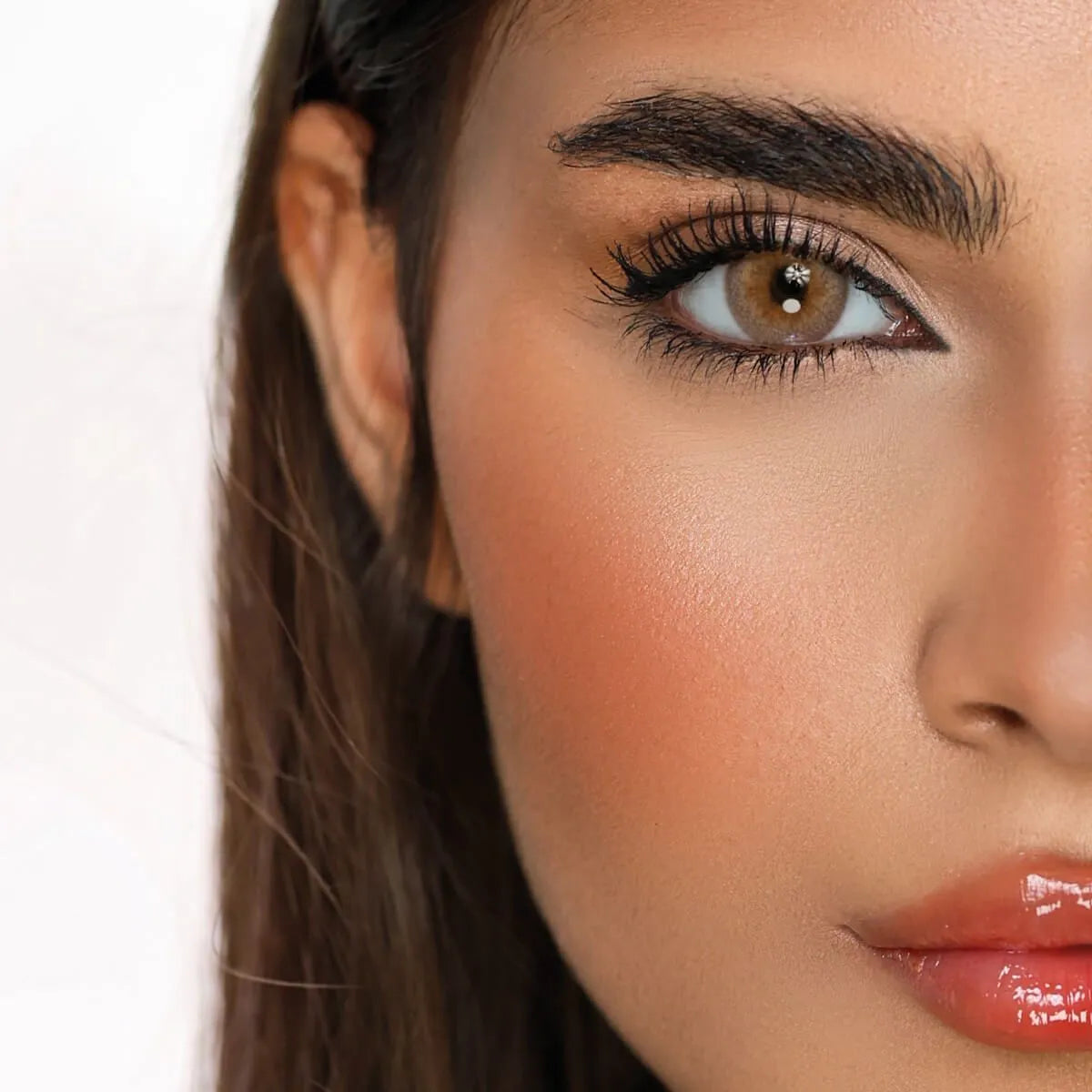 عدسات ديزيو أتيتود ربع سنوية (عين العسل الناعمة)